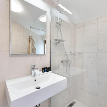 Al Porto Suites Bed & Breakfast