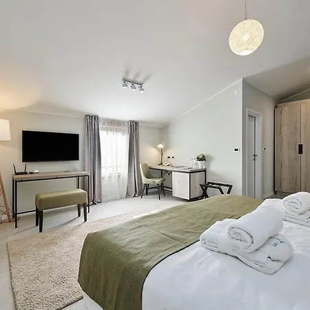 Al Porto Suites Bed & Breakfast