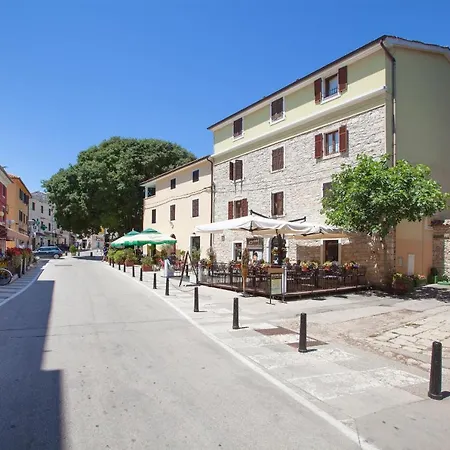 Al Porto Suites krevet i doručak